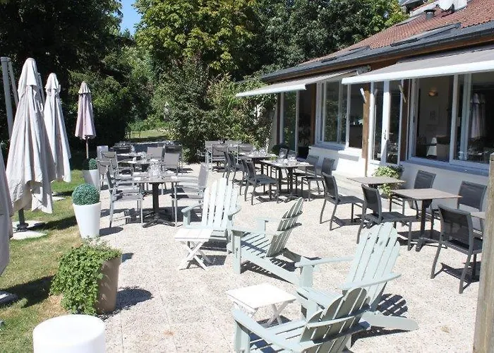 Logis Hotel & Restaurant - Le Manoir De Gavrelle