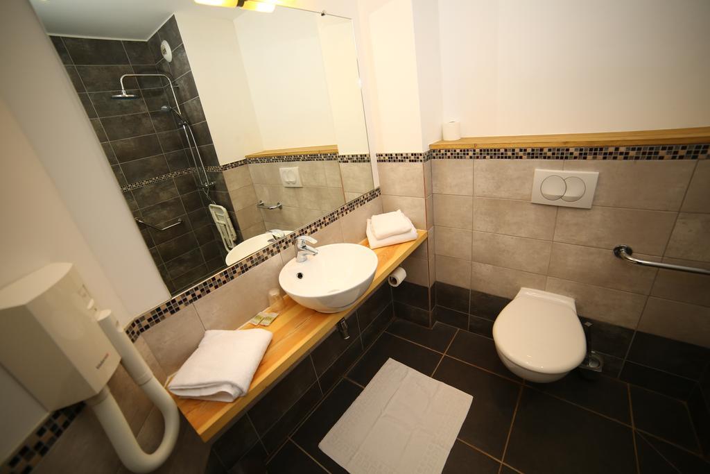 Hotel Logis & Restaurant - Le Manoir De