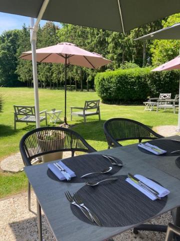 Logis & Restaurant - Le Manoir De Hotel