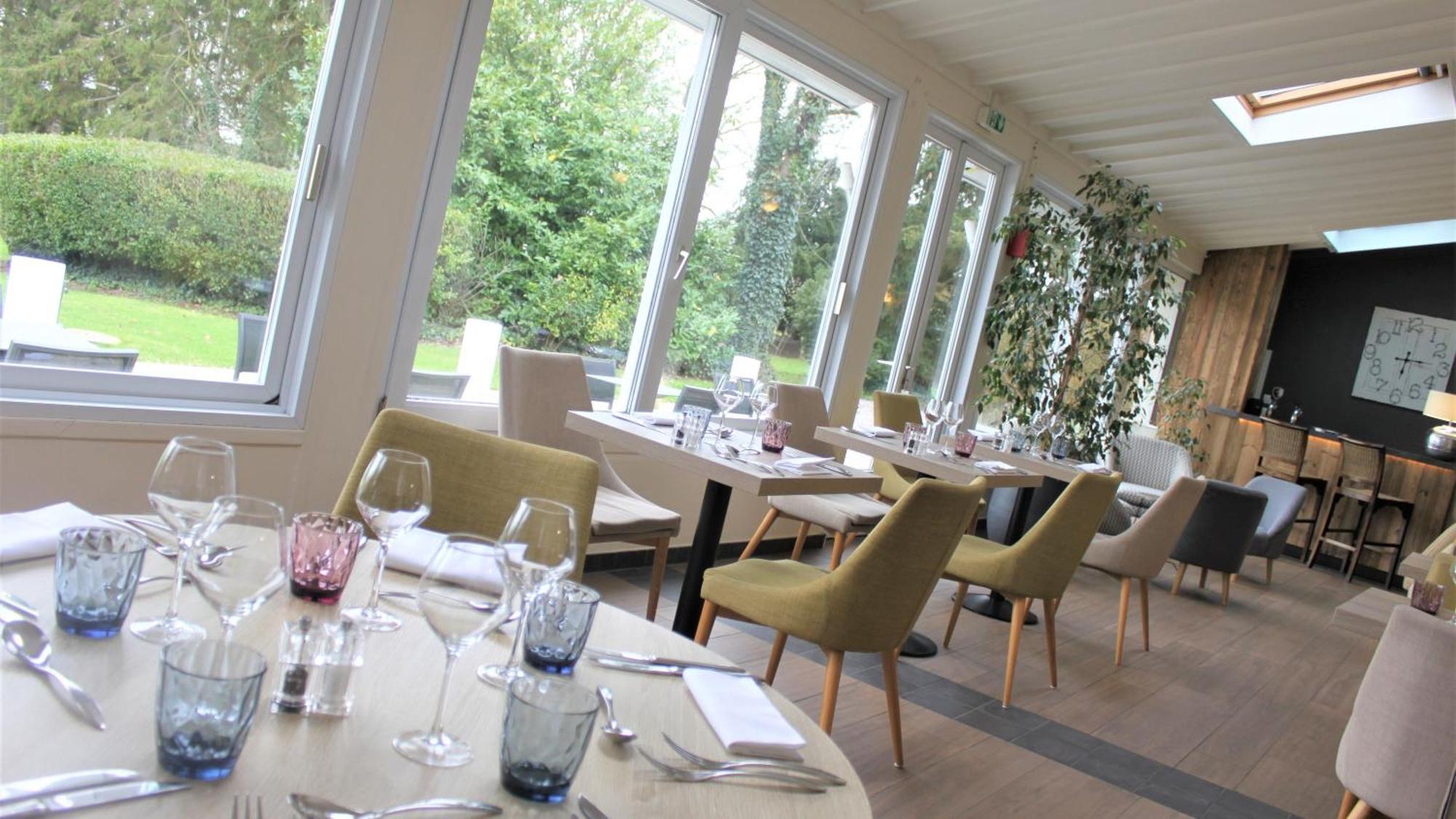 Logis & Restaurant - Le Manoir De Hotel