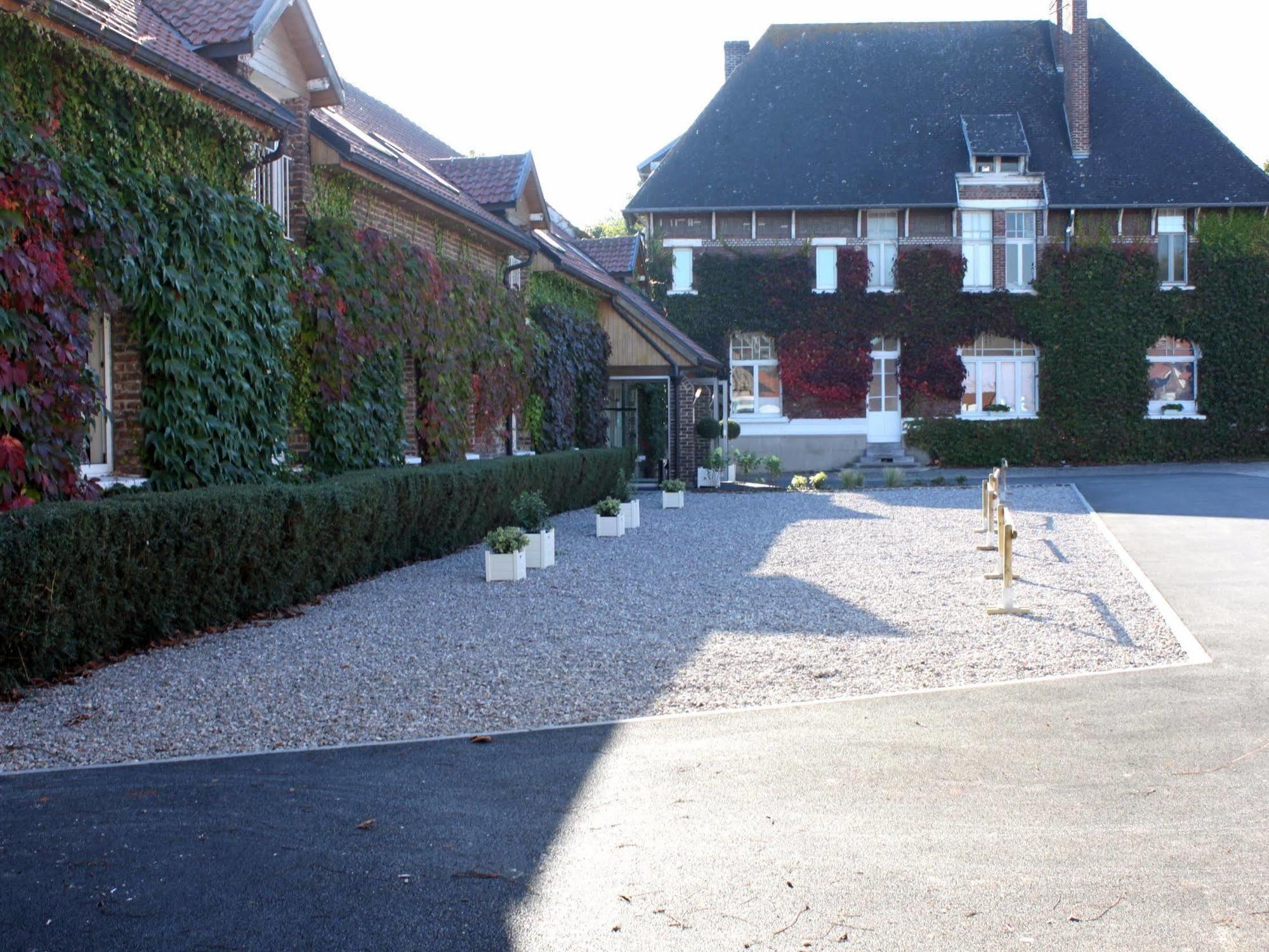 Logis & Restaurant - Le Manoir De Hotel