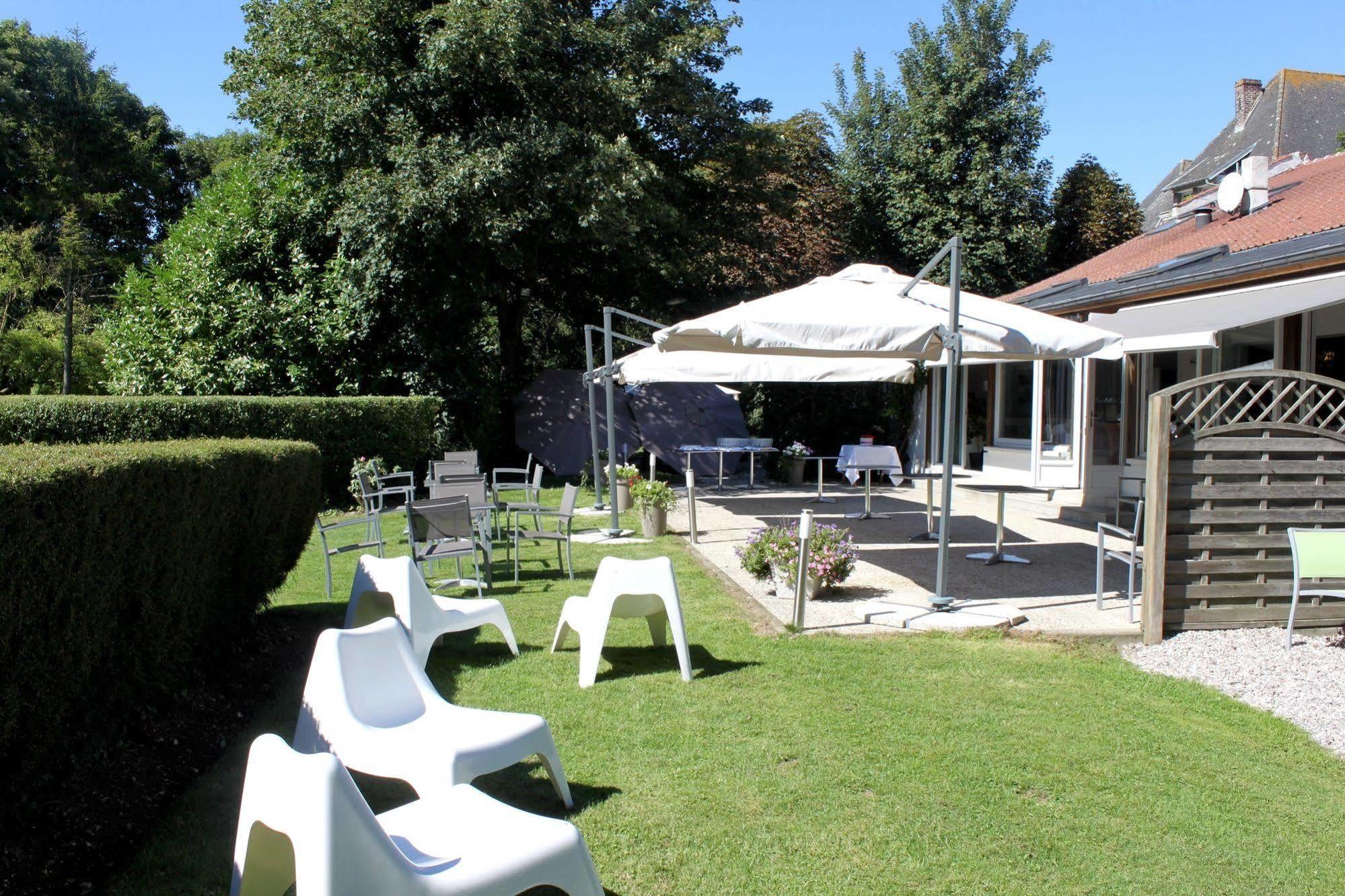 Logis & Restaurant - Le Manoir De Hotel